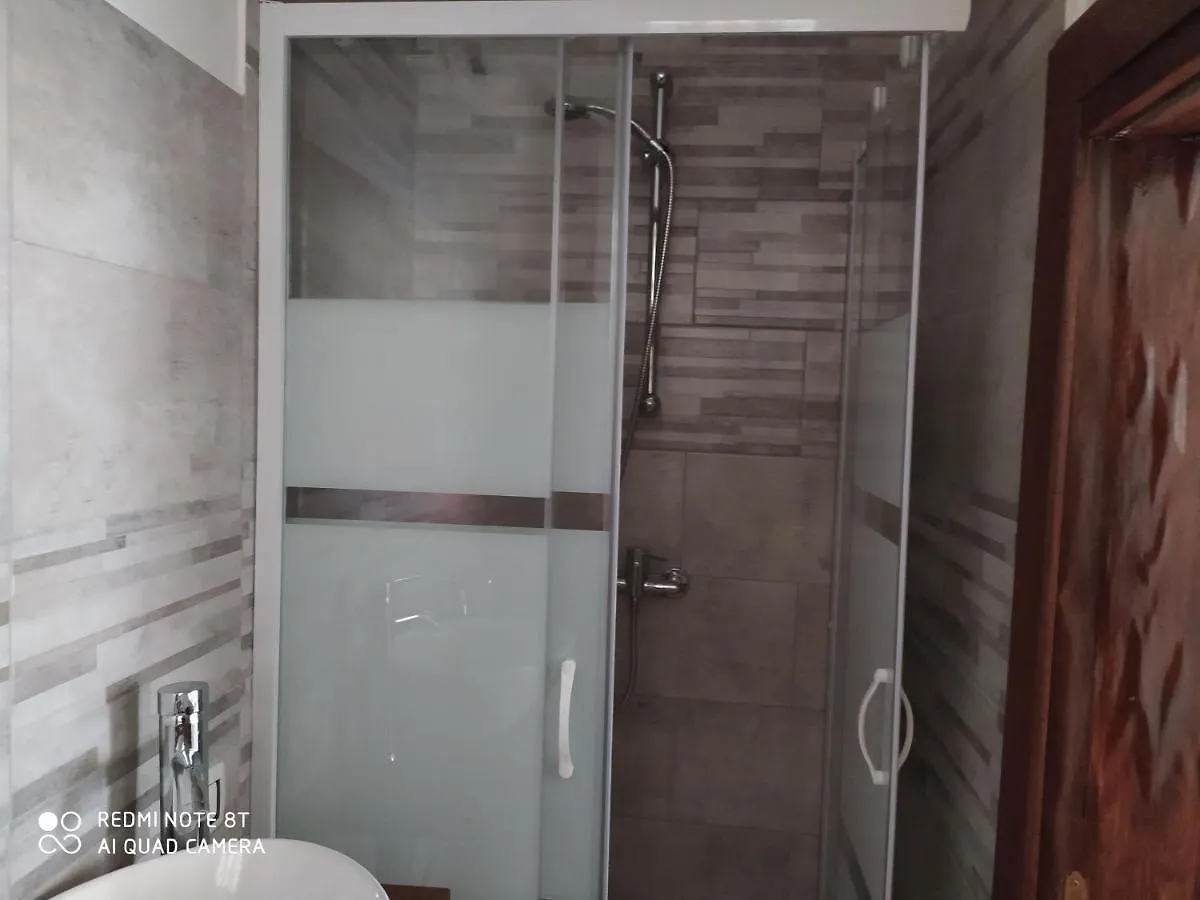 Holiday Rooms With Private Bathroom Acilia 0*,